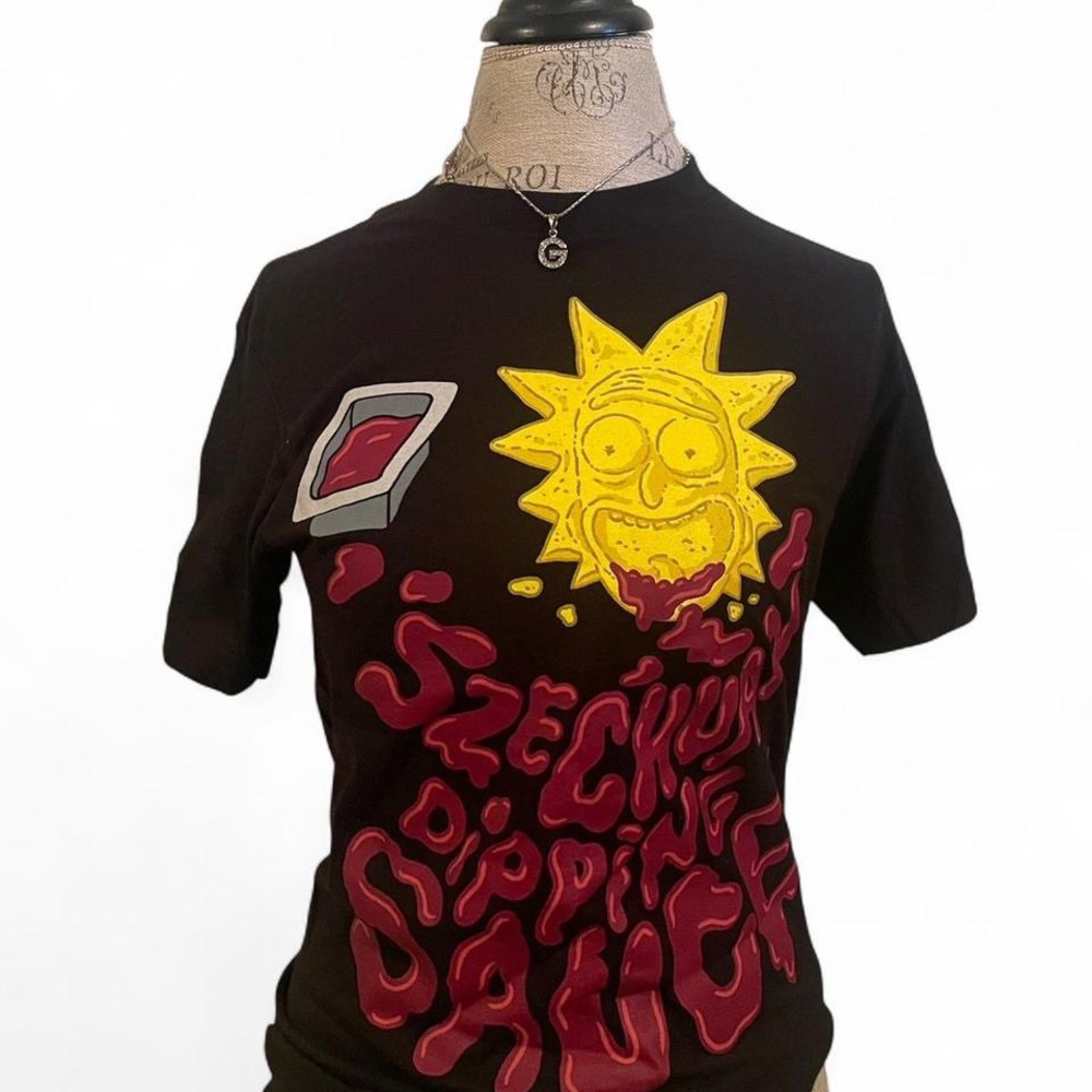 Ripple Junction X Adult Swim
Rick & Morty Szecuan Graphic tee • SIZE - S